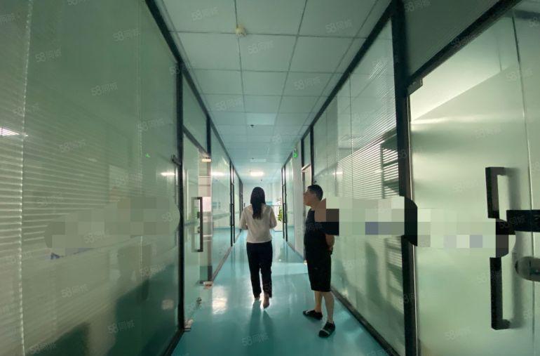 沙井高速出口附近楼上1600平精装修无尘车间厂房出租车位充足