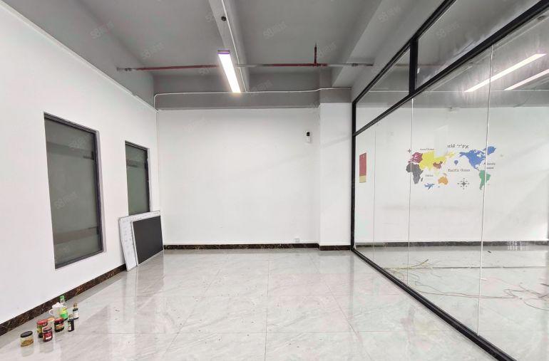 西乡固戍原房东厂房仓库出租，135平220平560平，带装修