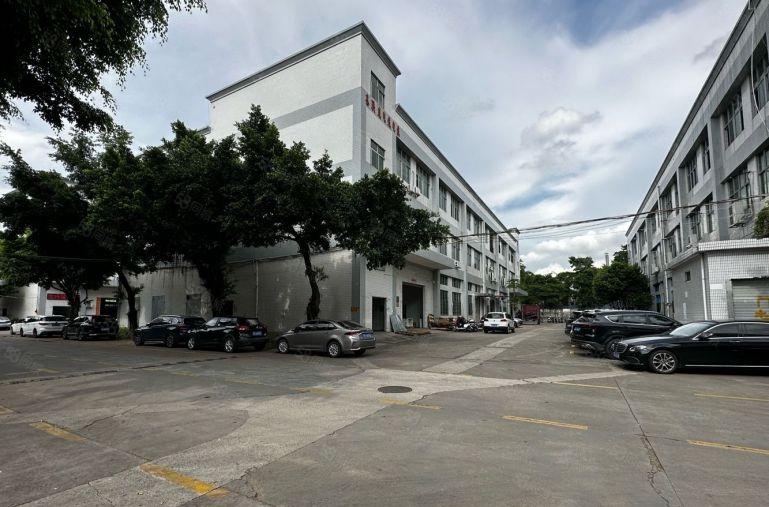 新桥独院厂房出租3层3600平米实际面积，高度6米 大小分组