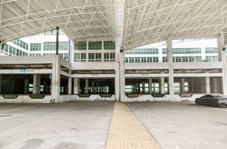 22元宝安石岩厂房出租300至60000平大小可分组仓库出租