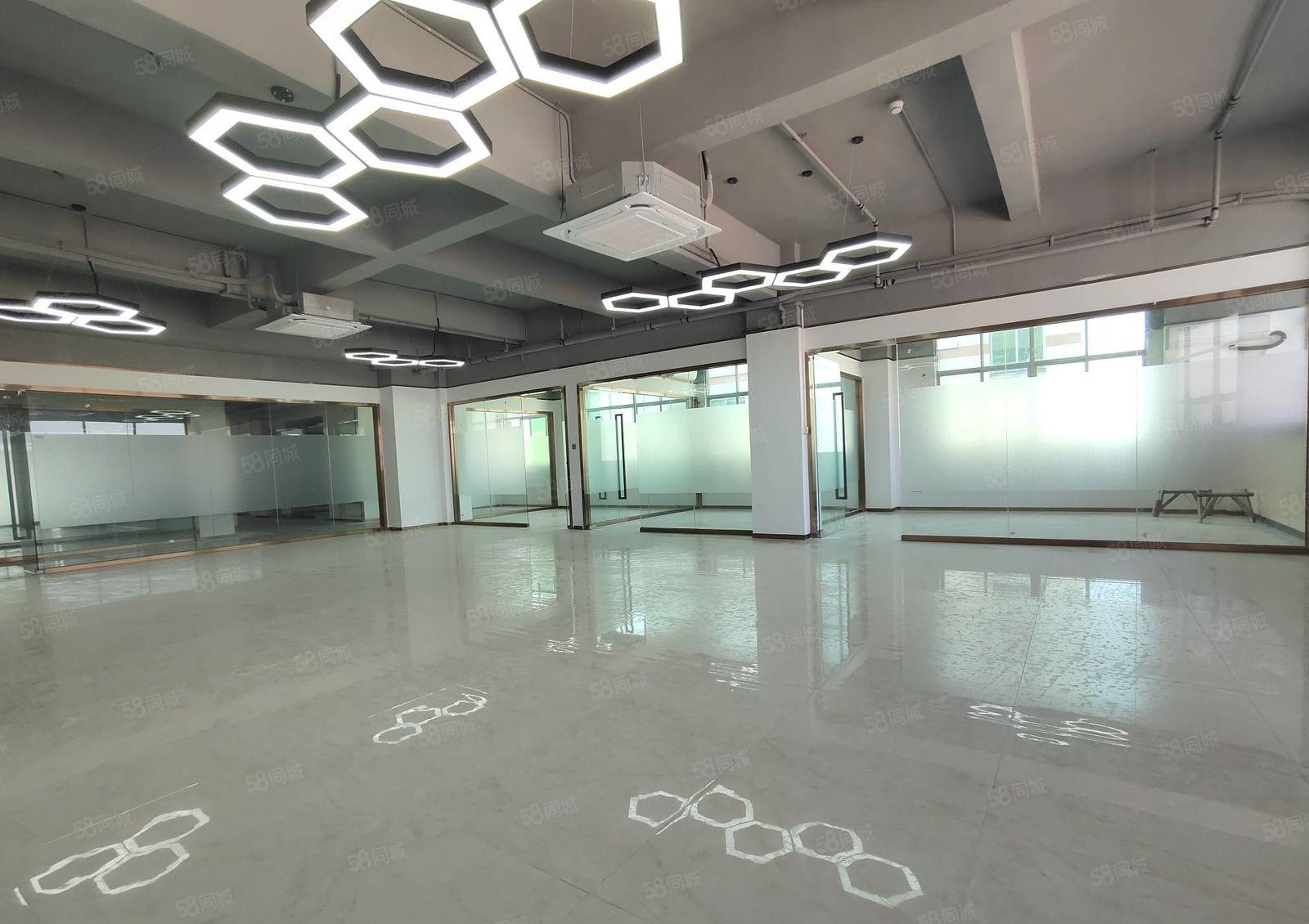 原房东直租！西乡220平办公室3加1格局，带空调，使用率8成