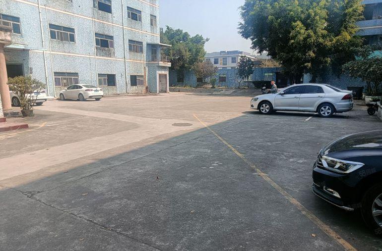深圳宝安福永主干道旁边大型产业园现成装修大小可分租