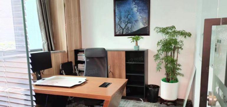 9成使用率地铁口88元每平有354平和525平位置形象俱佳