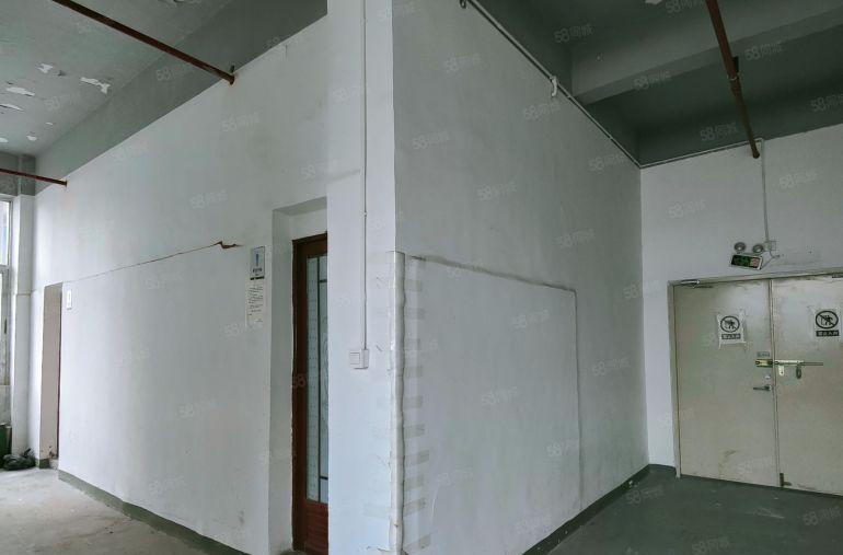 零公摊！租32元每平实惠实用整层1350平可分租地铁口园区