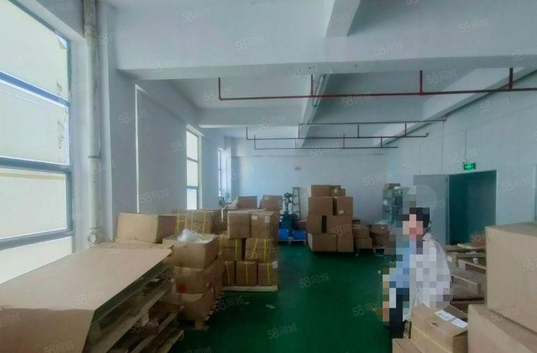 松岗塘下涌附近大型园区二楼800平带装修厂房出租，原房东直租