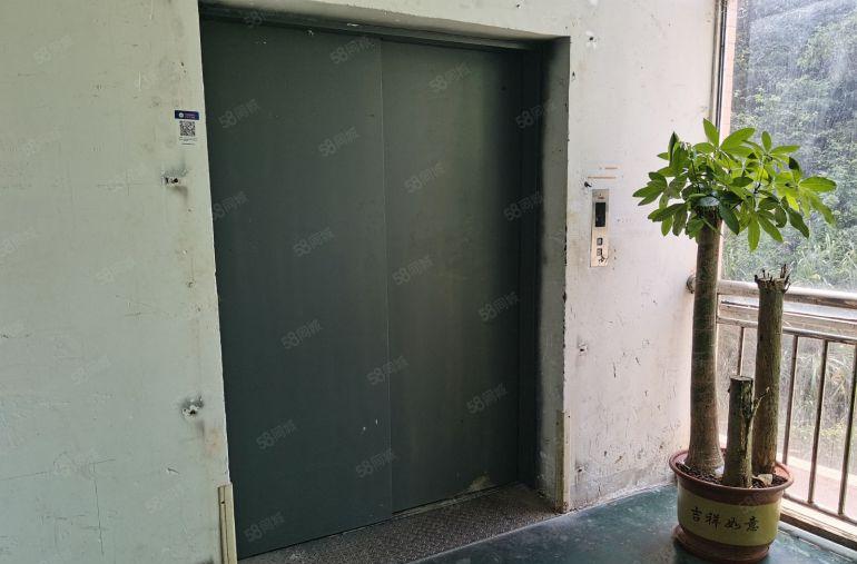 西乡宝田平峦山地铁口285平装修好厂房仓库出租