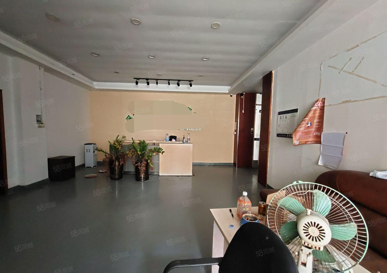 西乡，固戌，航城大道，楼上带装修1205平厂房出租，无转让费