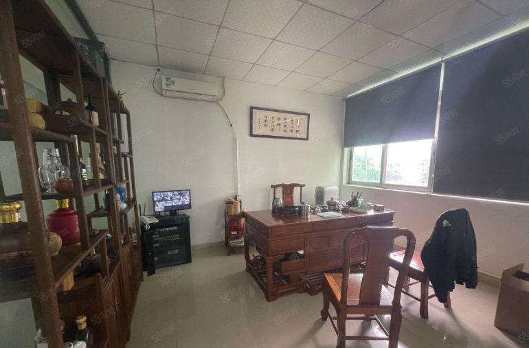 流塘公园12号线地铁口附近楼上500平带生产办公外贸研发