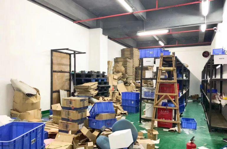 22元沙井地铁口楼上1500平米精装修厂房出租办公室仓库分租