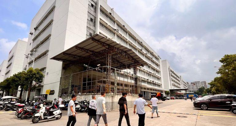 石岩塘头村委重工厂房一楼高六米2090平200平起出租分租