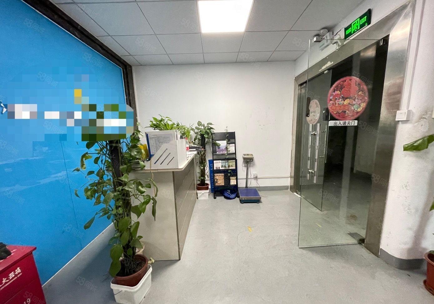 西乡固戍，大型工业区，带装修473平厂房仓库出租，带吊机口