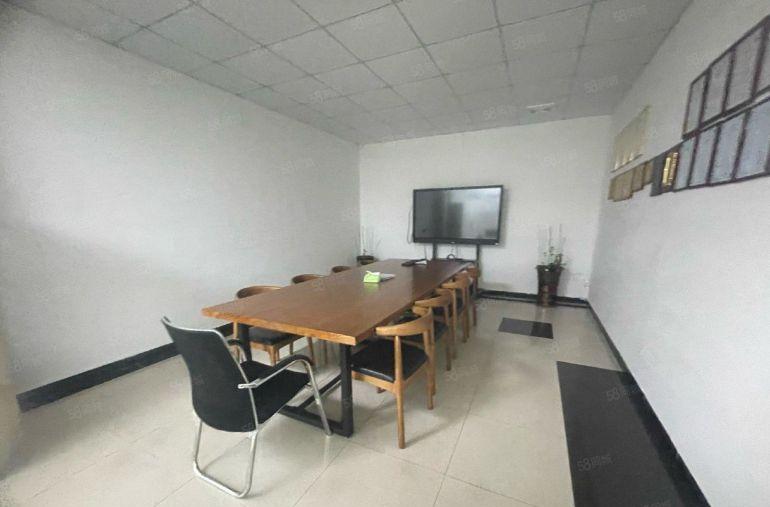 流塘公园12号线地铁口附近楼上500平带生产办公外贸研发