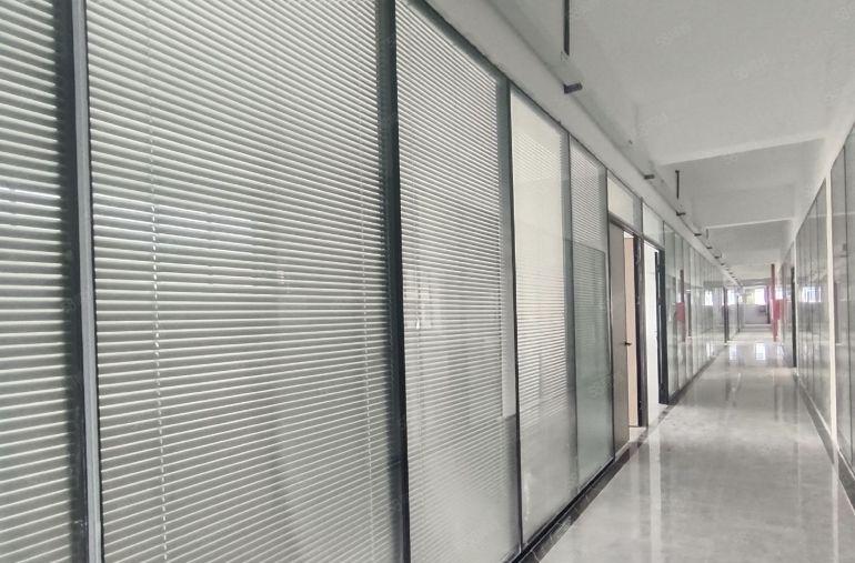 石岩全新园区招租180平方起租剩3900平方带装修主干道旁边