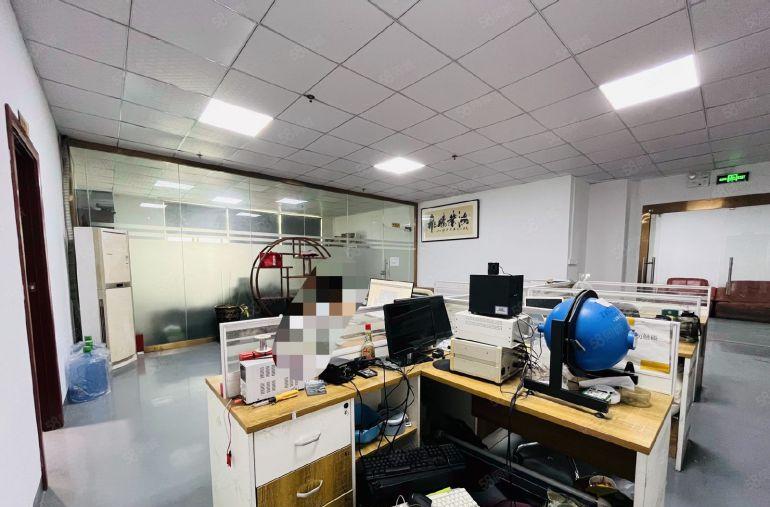 西乡簕竹角大型园区楼上精装1085平厂房，有无尘车间低价出租