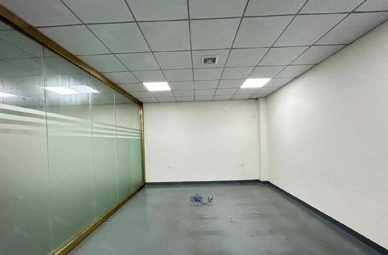 西乡鹤洲恒丰附近，大型工业园，带装修400平650平厂房出租