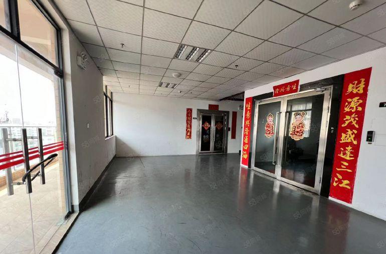 沙井后亭地铁站附近工业园楼上450平现成办公室精装修厂房出租