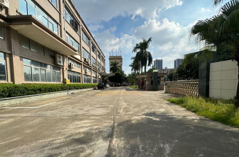 沙井后亭地铁口原房东独门独院2400平无尘车间厂房出租