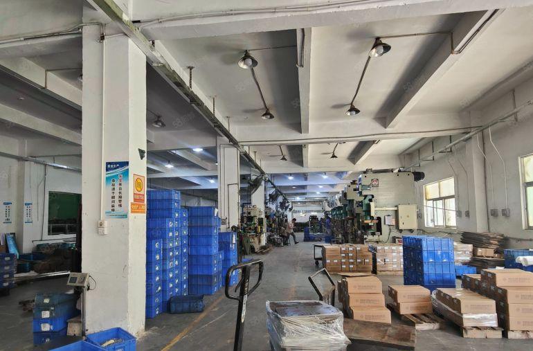 实惠实用35元每平一楼1500平500平起租临地铁口临主干道