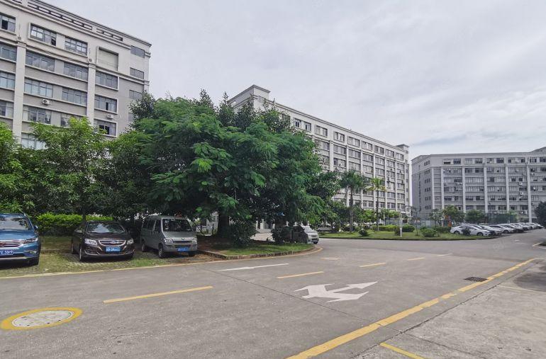 福永桥头新出原房东重工业花园式厂房6400平实际面积出租！