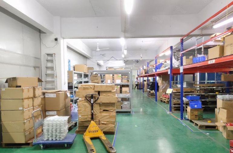 西乡九围，康桥书院附近，整层1700平厂房出租可分700平