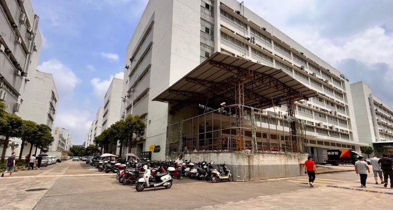 石岩塘头村委重工厂房一楼高六米2090平200平起出租分租