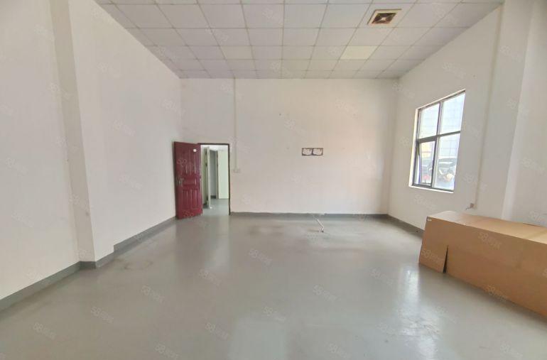 租金35元，西乡固戍，一楼带装修600平厂房，层高6米带阁楼