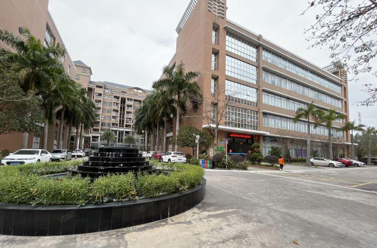 石岩石龙仔新出楼上带精装修厂房3000平出租，整层可分租