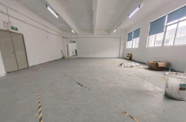 西乡固戍大门附近新出，650平带装修厂房仓库出租，租金25元