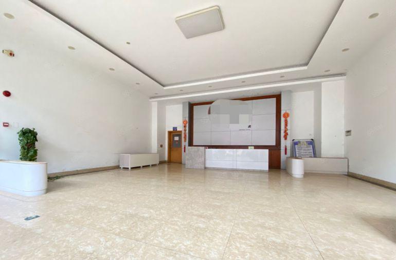 松岗大田洋松岗中学对面一手房东厂房出租一二楼各3100平方米