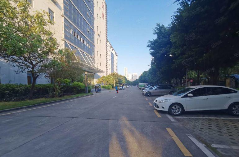 石岩水田高速路口四楼1800平无尘车间豪华装修无转让费