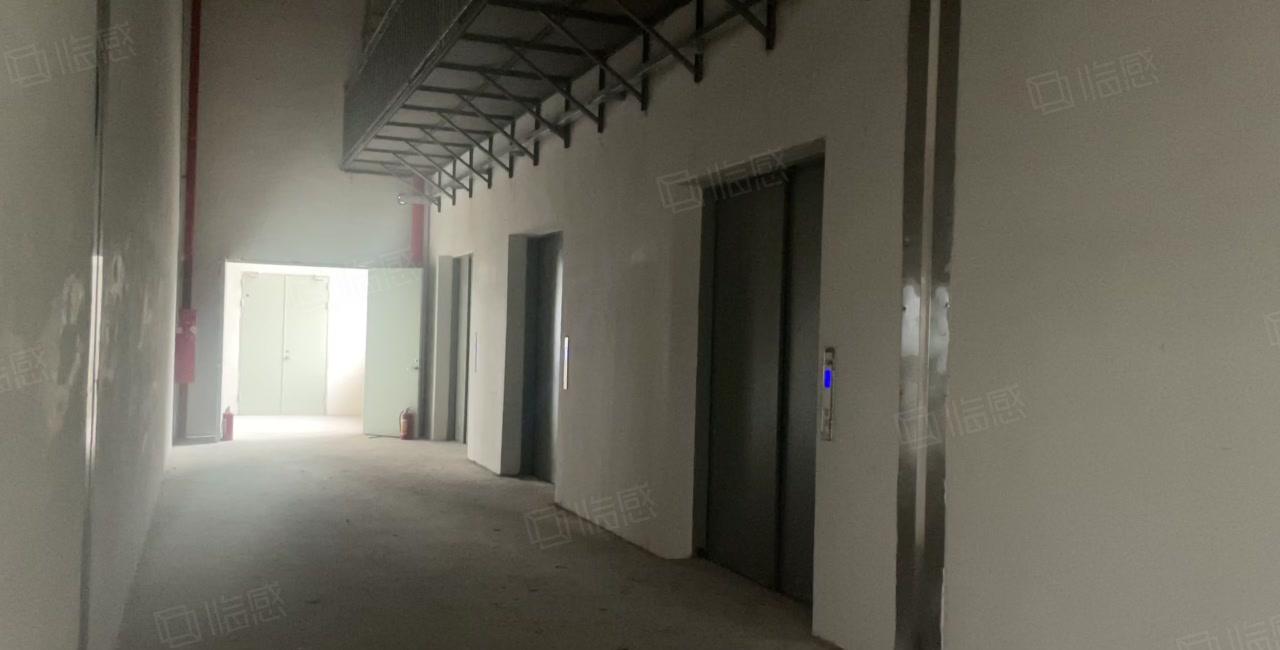 石岩北环路同富康同富裕新出一楼厂房3000平二楼3000可分