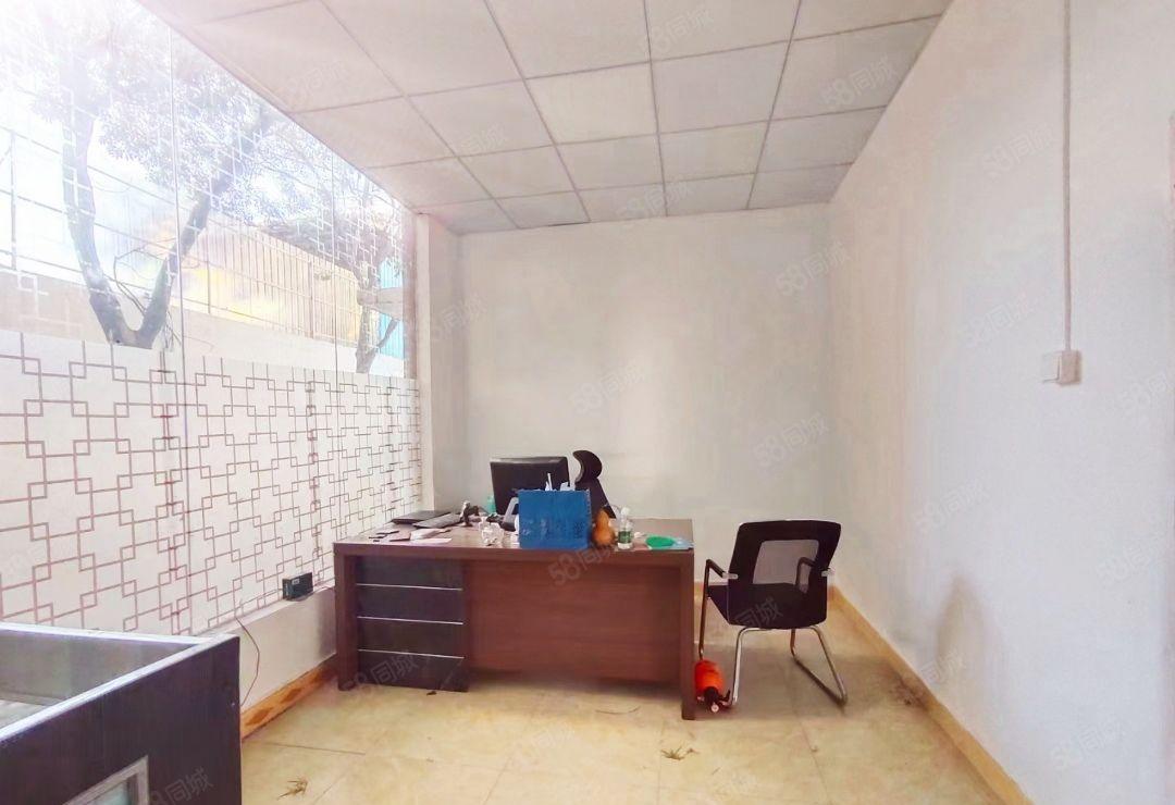 福永宝安大道一楼800平，适合仓储物流，带装修