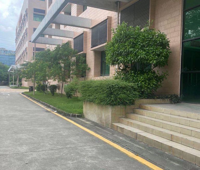 5号线地铁兴东站，原房东直租一楼1700平花园式厂房，无递增