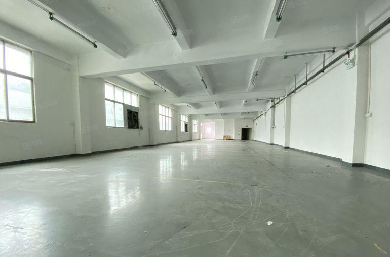 松岗东方沃尔玛附近工业区二楼880平方厂房出租带精装修办公室