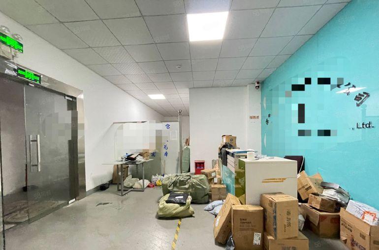 西乡固戍，主干道边，带装修330平厂房出租，出租