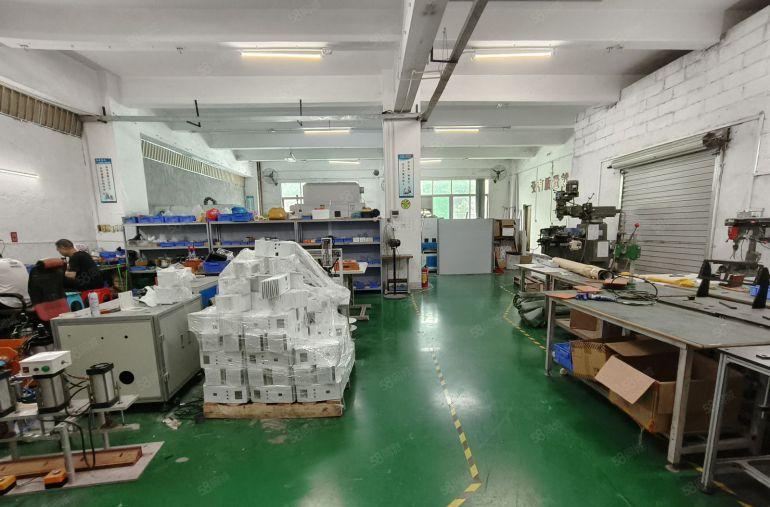 西乡，固戍工业园，楼上带装修700平厂房出租， 拎包即可使用