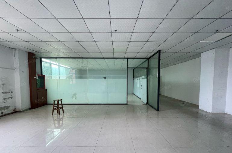 西乡九围工业区，带装修700平650平厂房出租，租金便宜