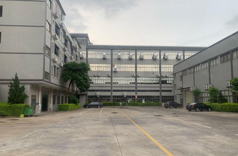 石岩汽车站新出12000平方独门独院精装修原房东厂房出租