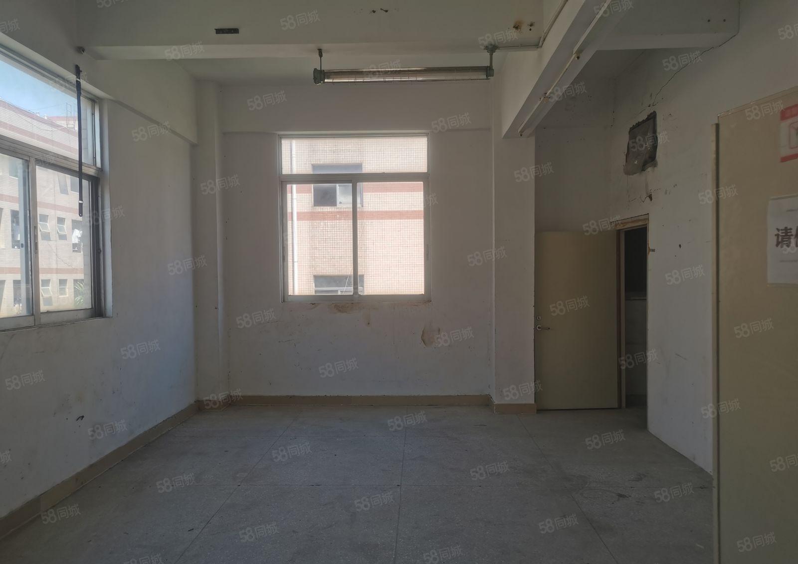 西乡固戍 独院厂房5680平米出租 1280平米起租