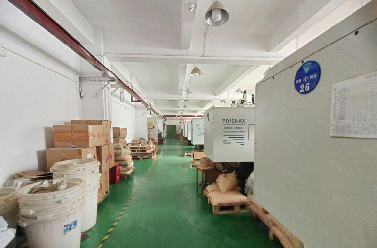 西乡固戍工业区，原房东直租，楼上780平独立一整层，带行车