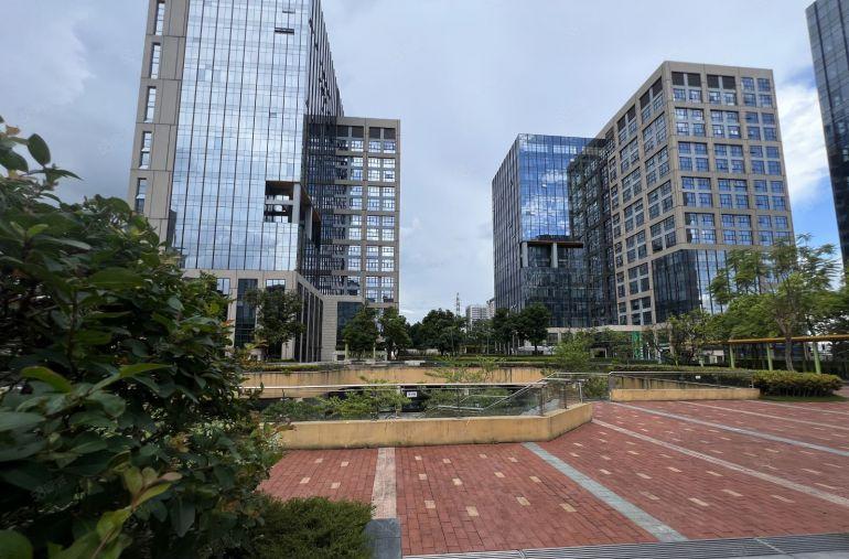 宝安原房东花园现成品牌酒店12000平方出租带精装修合同期长