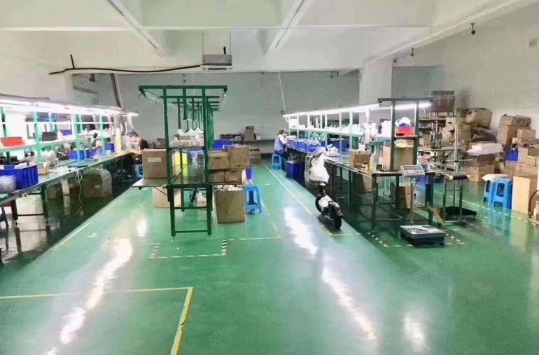 福永和平新出楼上整层1200平米带装修厂房出租