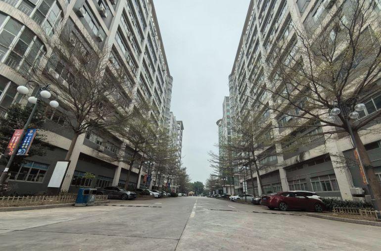 宝安新安国资委直租300到5000平大小分租研发电商仓库厂房