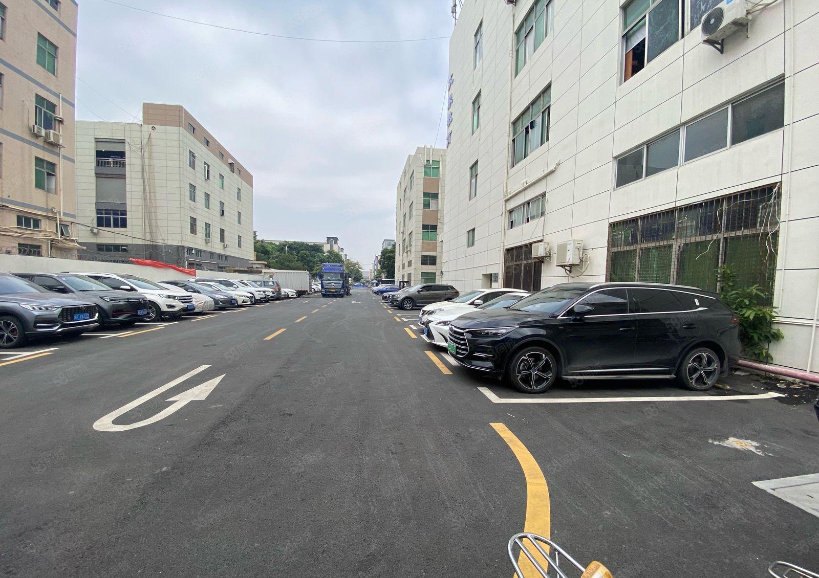 福永新出一楼300平方带装修水电到位带有办公室