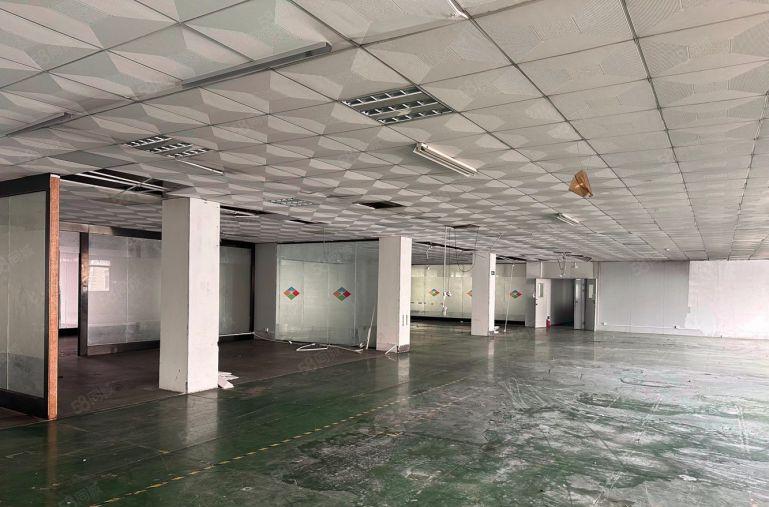 沙井后亭工业区7栋一楼1500平带有豪华装修空地超大可分租