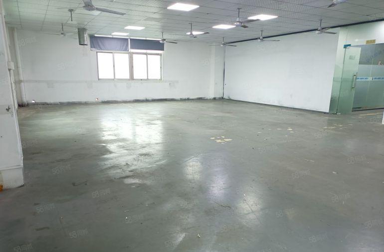 松岗大田洋三楼560平米精装修办公室水电齐全随时可以入驻生产