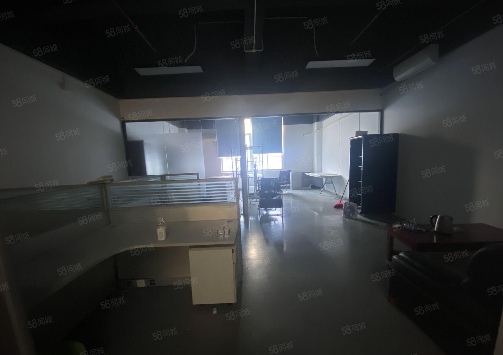 红浪北，兴东地铁口500，1700平仓库。电商，生产无限制