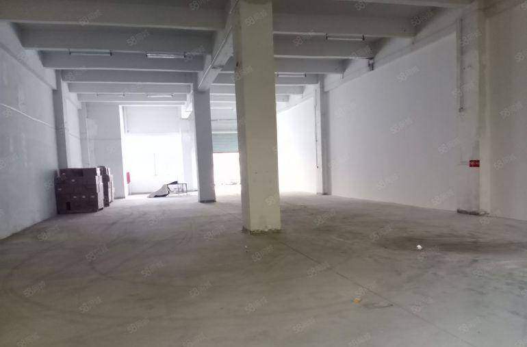 石岩标准工业厂房一楼500平米招租，层高6米，