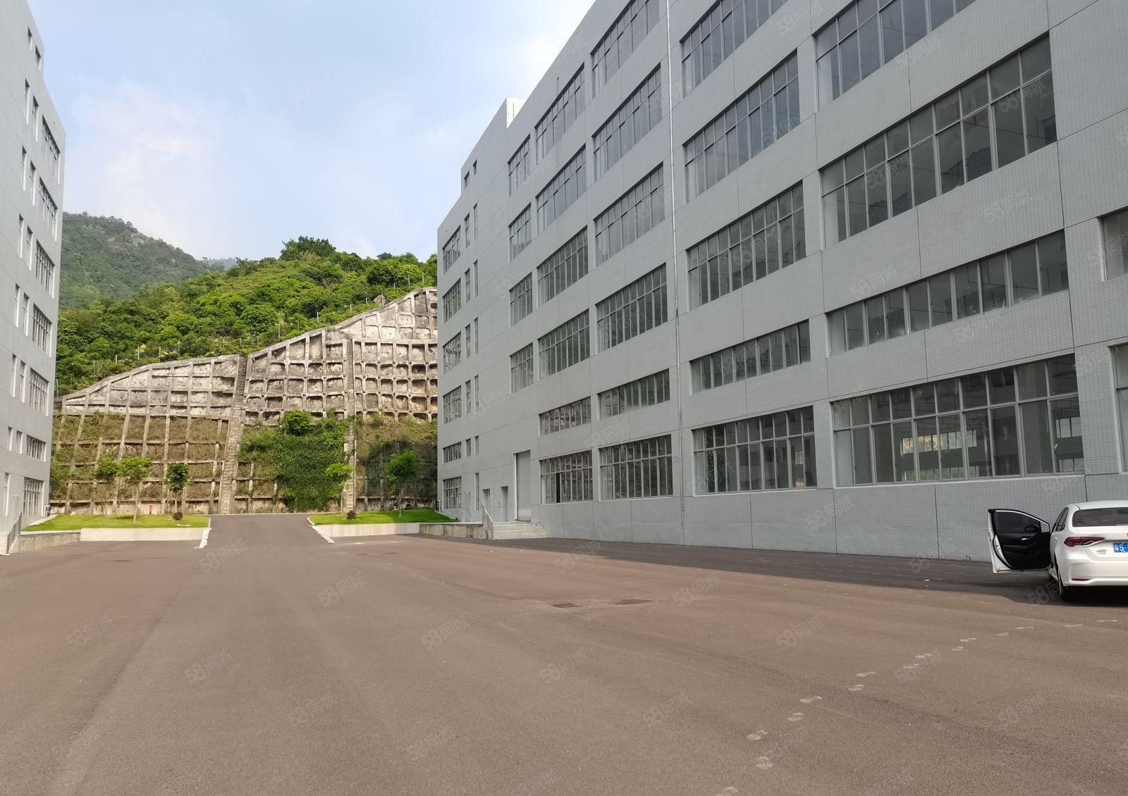 深圳石岩原房东3000平红本厂房，高速口500起分租可整栋.