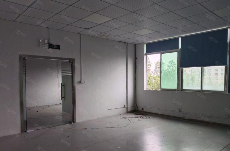 西乡九围工业区原房东楼上精装修406平，办公室两间